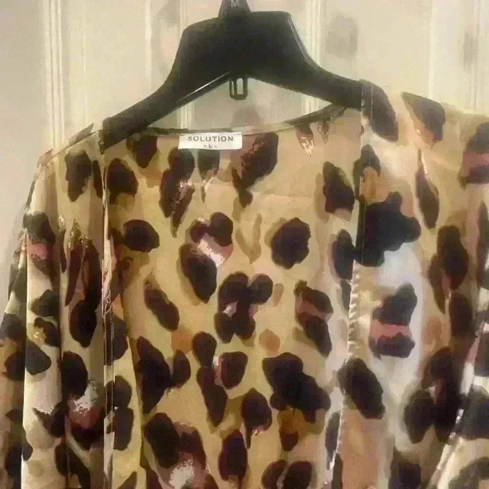 COPY - Leopard print silky short kimono size Large. Fun with fringe! - Picture 4 of 6